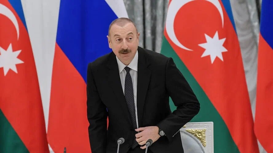 Tổng thống Azerbaijan đặt người Armenia ở Karabakh trước sự lựa chọn